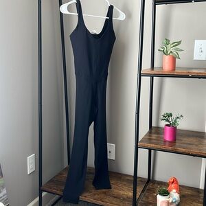 Lululemon black size 4 cat suit
